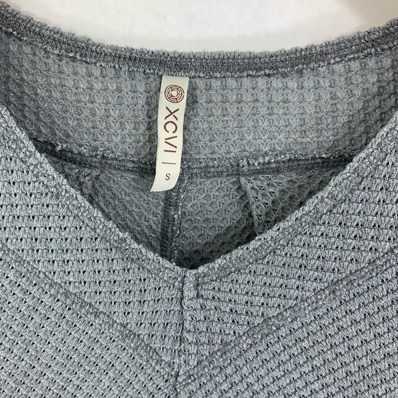 XCVI Long Sleeve V-Neck Top Dark Grey Textured E23 - Picture 9 of 9
